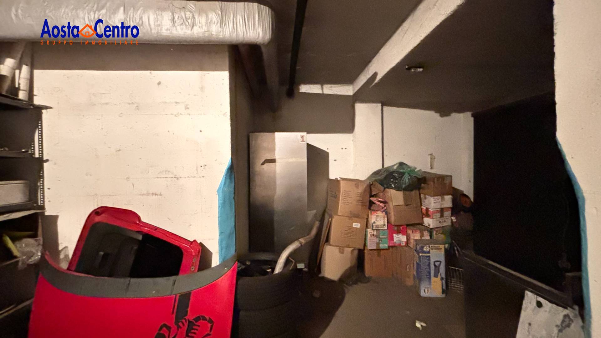 Box o garage in vendita a Aosta, Centro