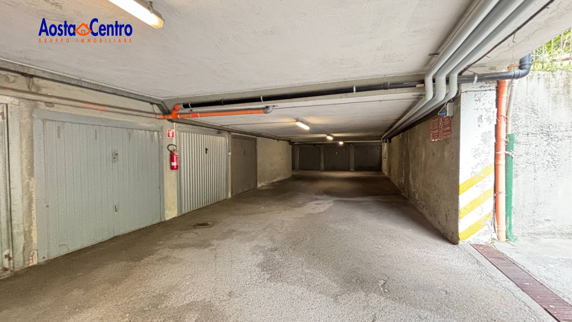 Box o garage in vendita a Aosta, Centro