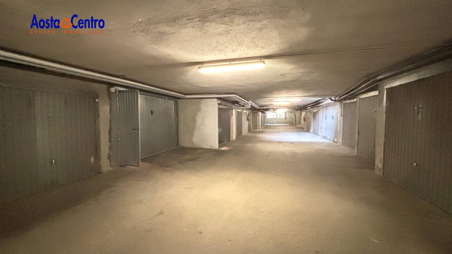 Box o garage in vendita a Aosta, Centro