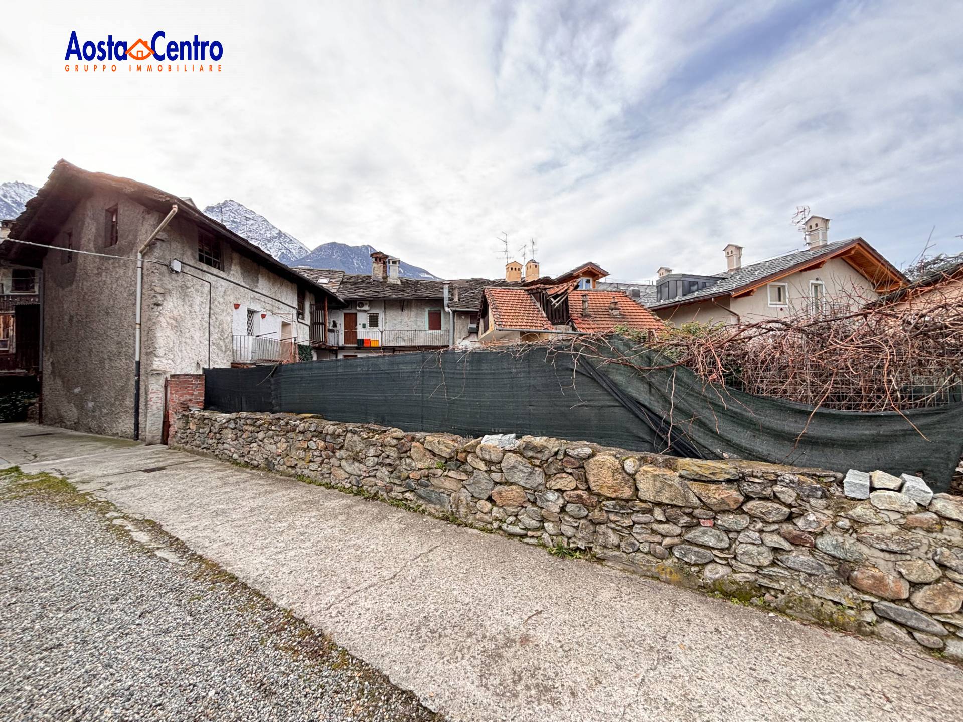 Casa indipendente in vendita a Aosta, Centro