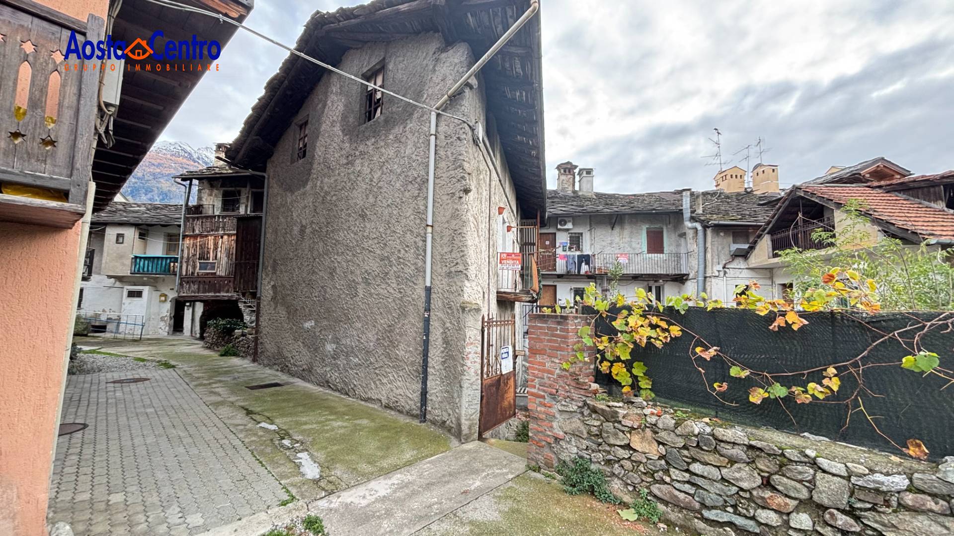 Casa indipendente in vendita a Aosta, Centro