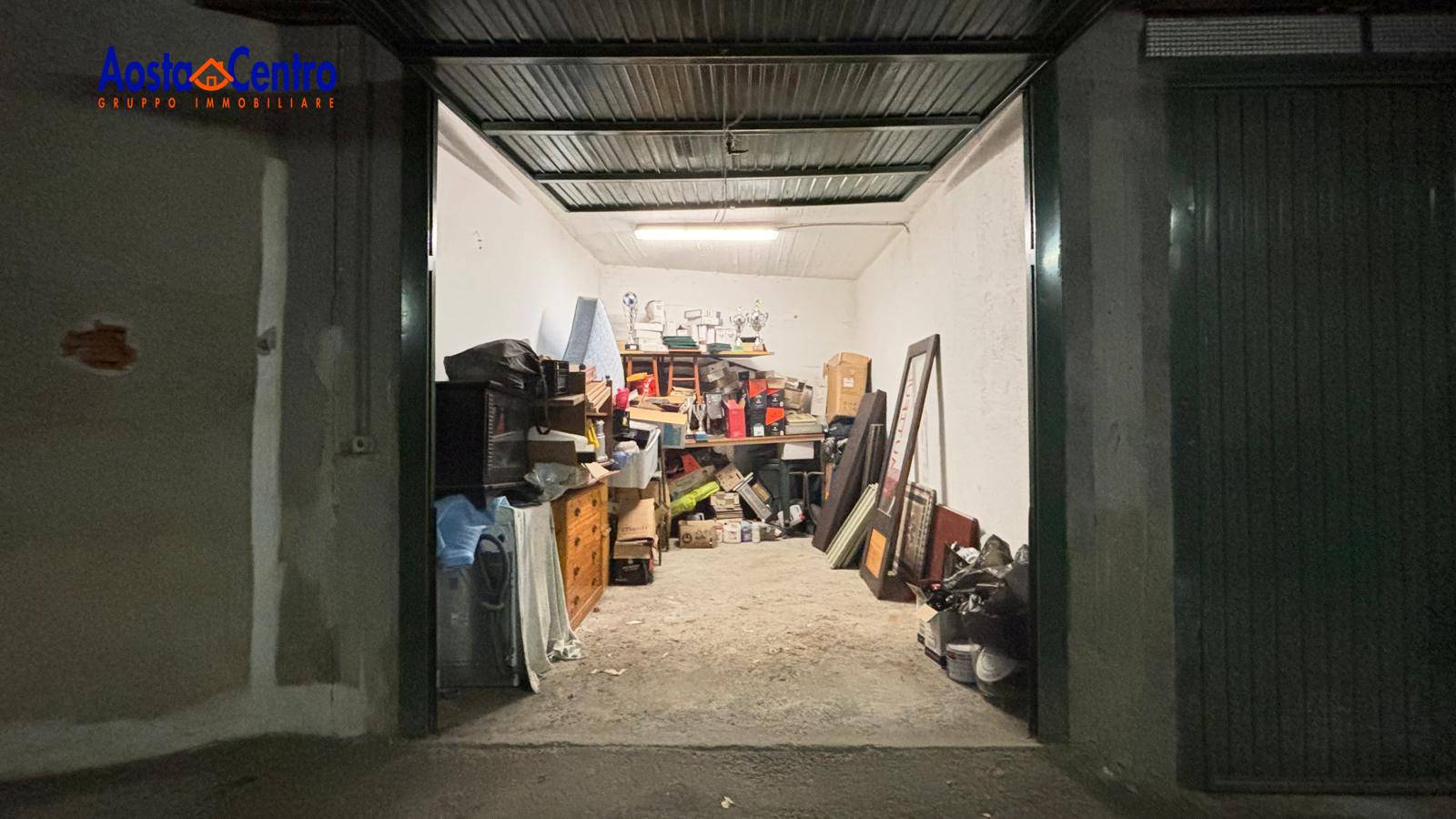 Box o garage in vendita a Pollein, Capoluogo