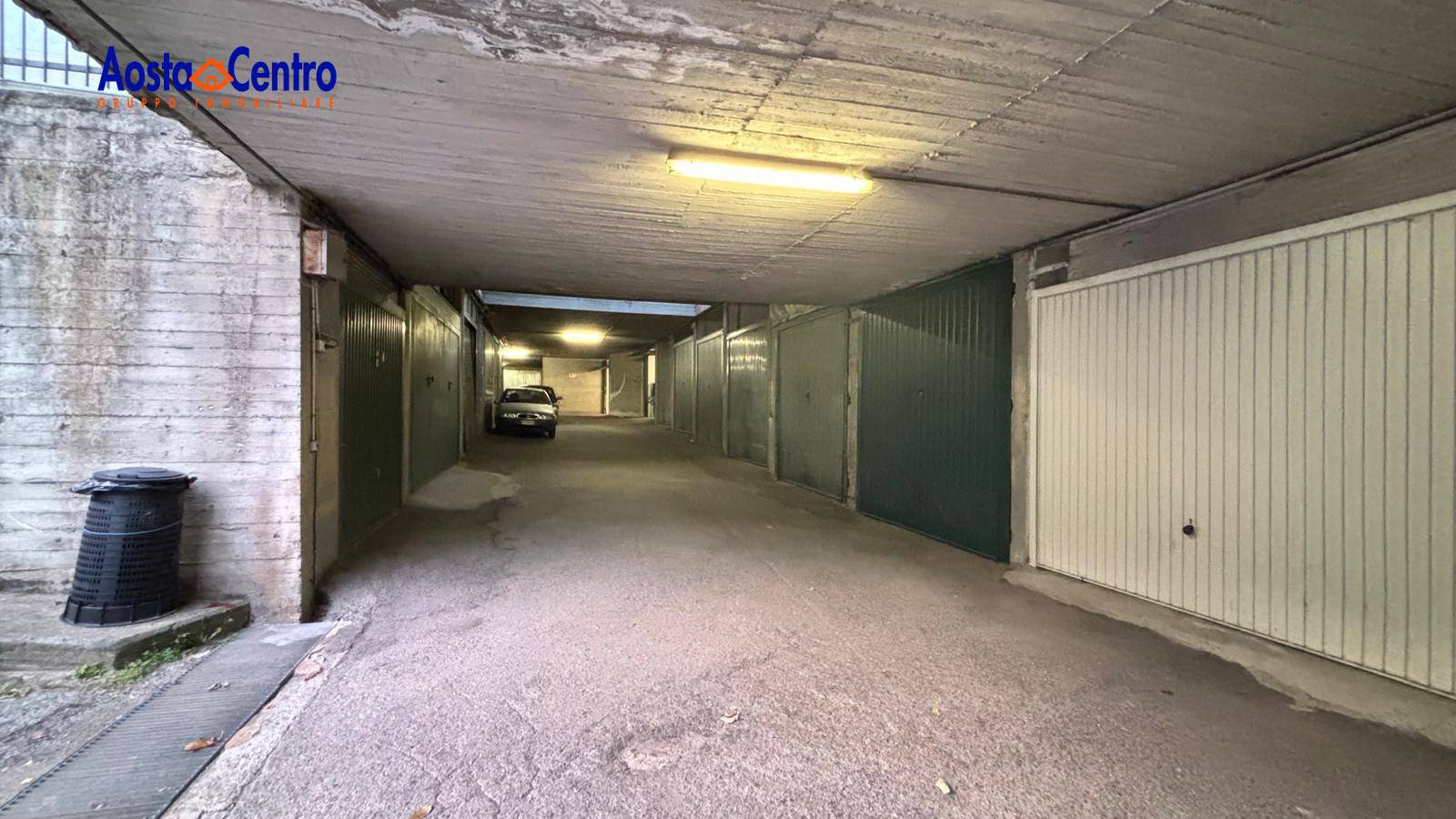 Box o garage in vendita a Pollein, Capoluogo