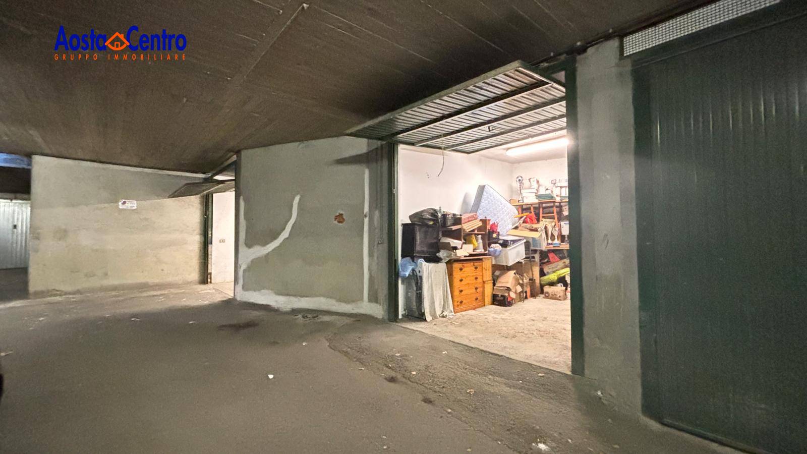 Box o garage in vendita a Pollein, Capoluogo