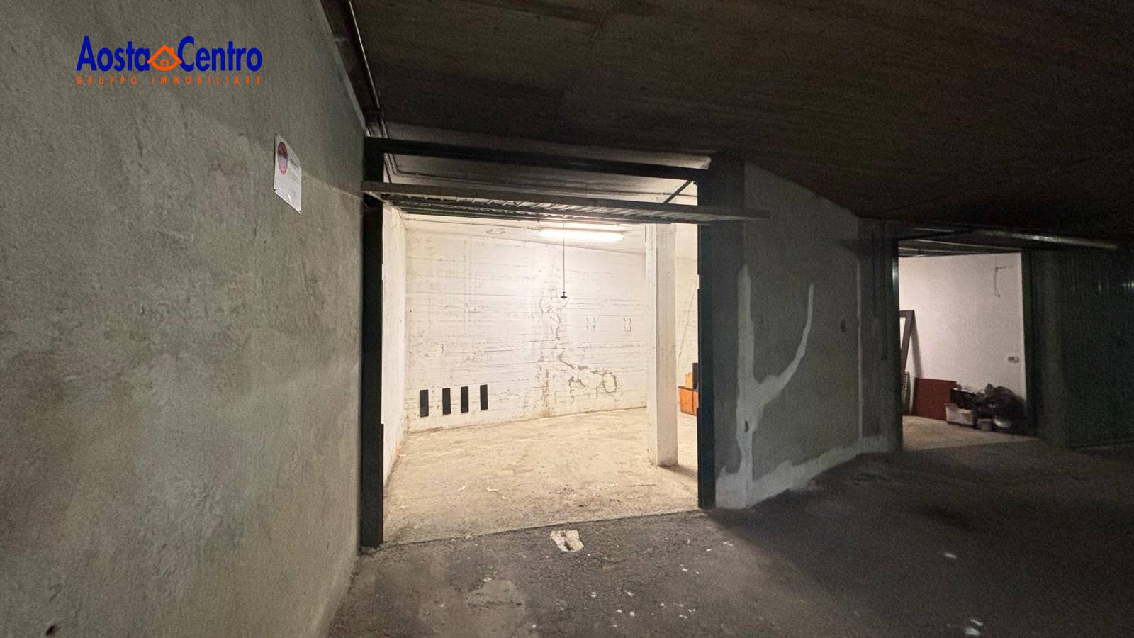 Box o garage in vendita a Pollein, Capoluogo