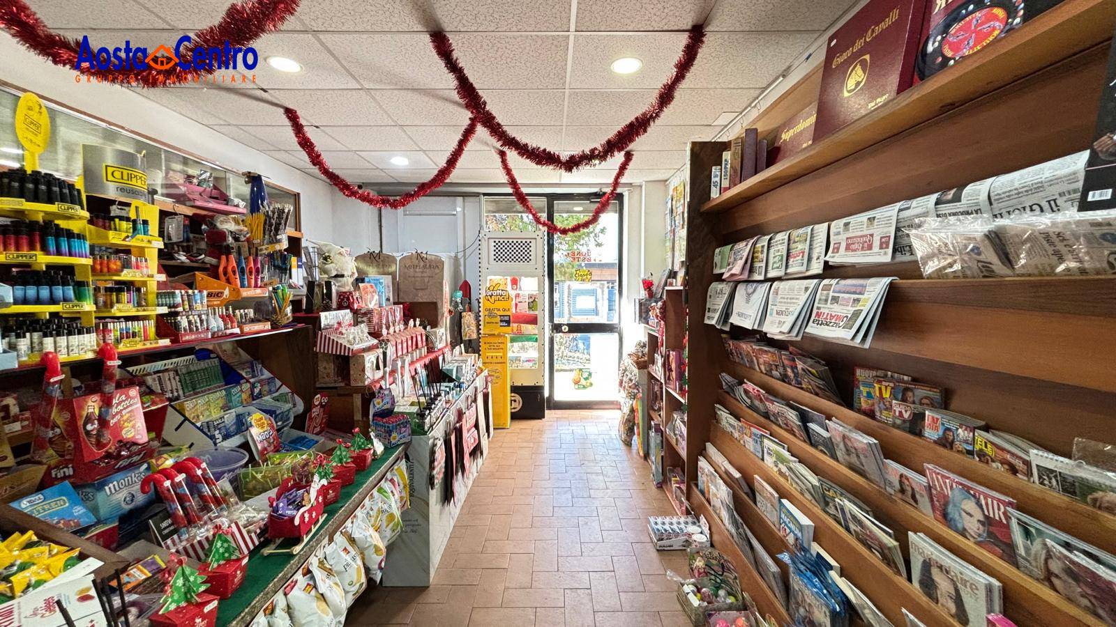 Locale commerciale in affitto a Aosta, Centro