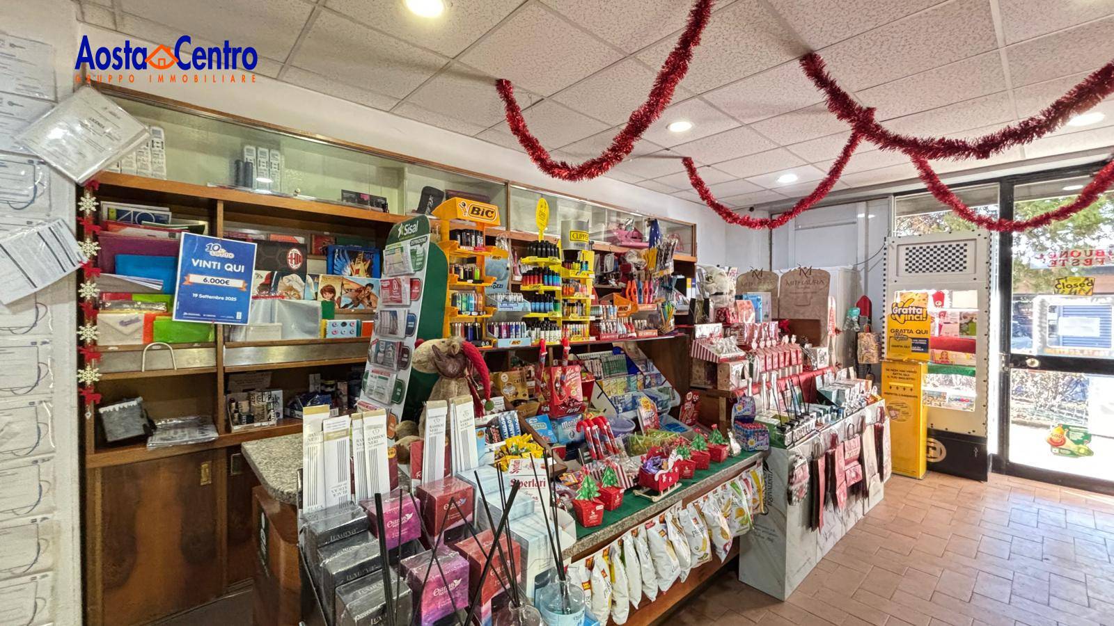 Locale commerciale in affitto a Aosta, Centro