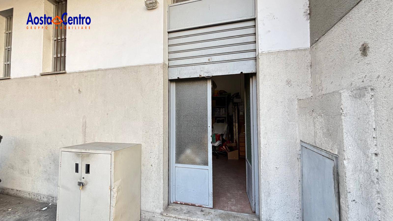 Locale commerciale in affitto a Aosta, Centro