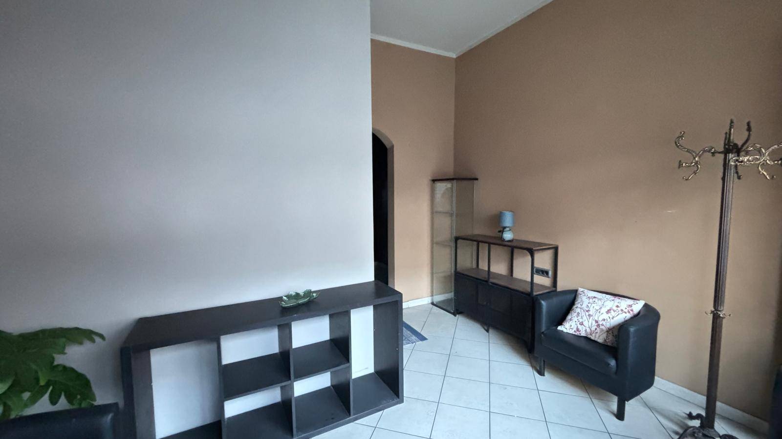 Locale commerciale in affitto a Aosta, Centro