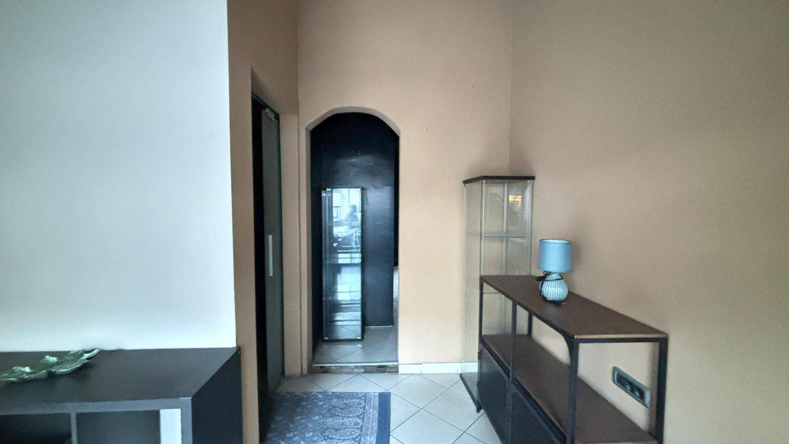 Locale commerciale in affitto a Aosta, Centro