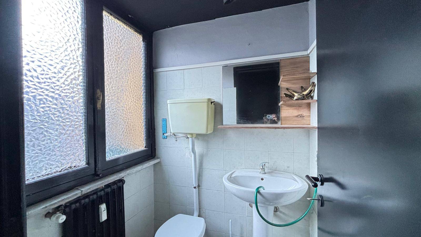 Locale commerciale in affitto a Aosta, Centro