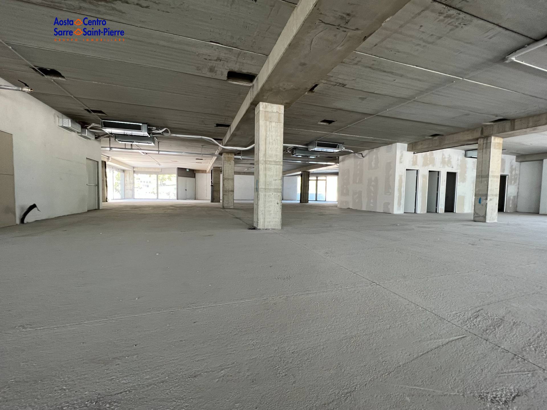 Locale commerciale in affitto a Saint-Christophe