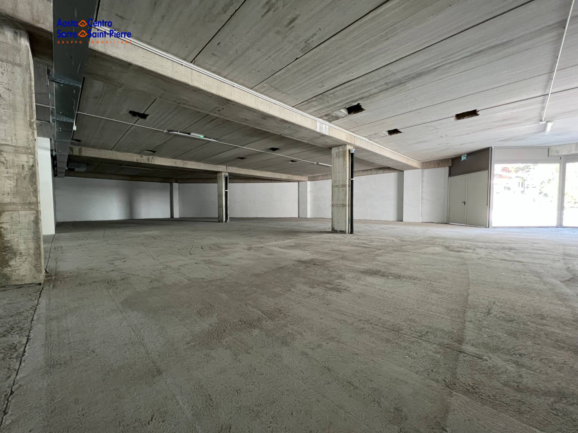 Locale commerciale in affitto a Saint-Christophe