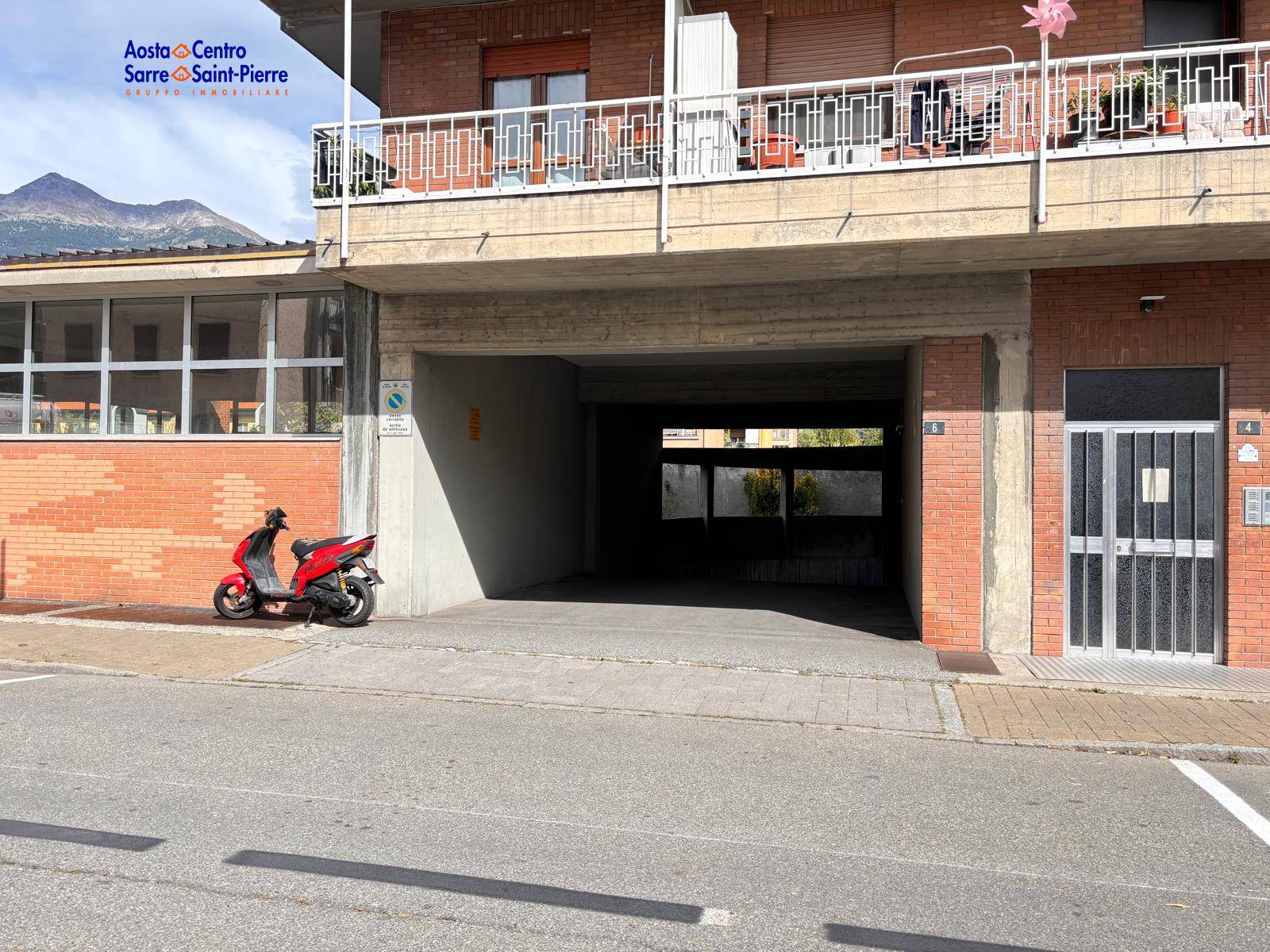 Box o garage in vendita a Aosta, Centro