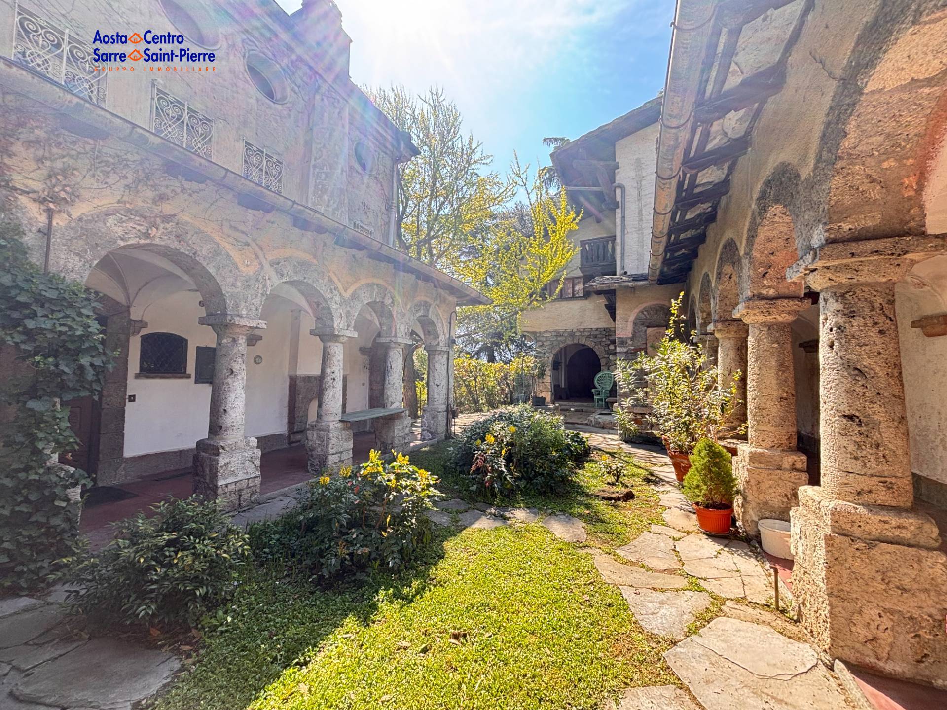 Villa in vendita a Aosta, Centro