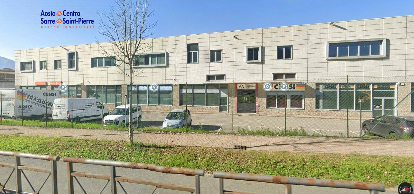 Locale commerciale in affitto a Aosta, Periferia