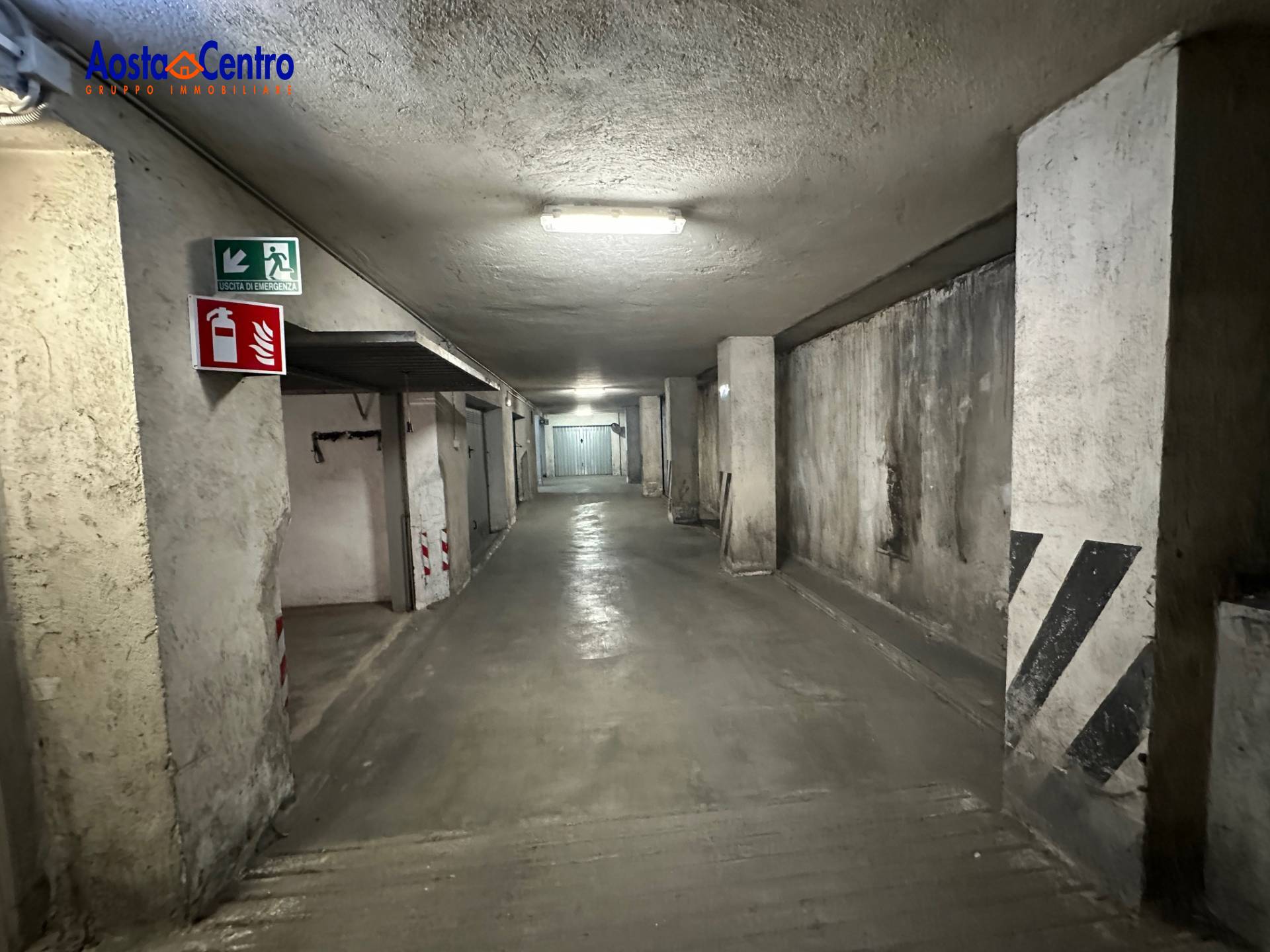 Box o garage in vendita a Aosta, Centro