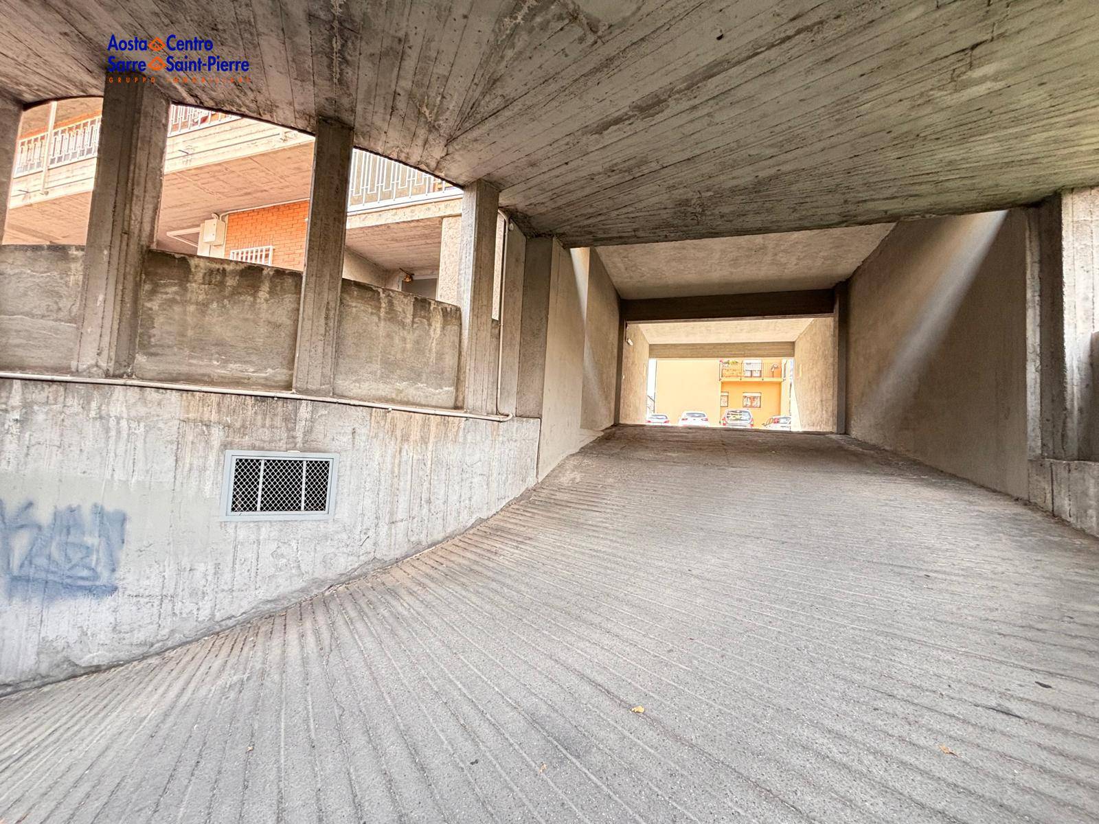 Box o garage in vendita a Aosta, Centro