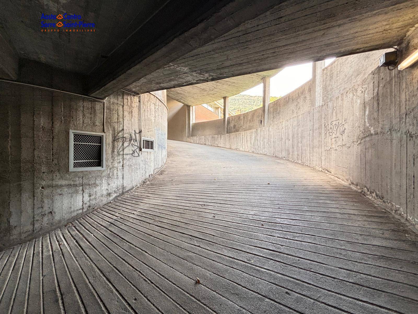 Box o garage in vendita a Aosta, Centro