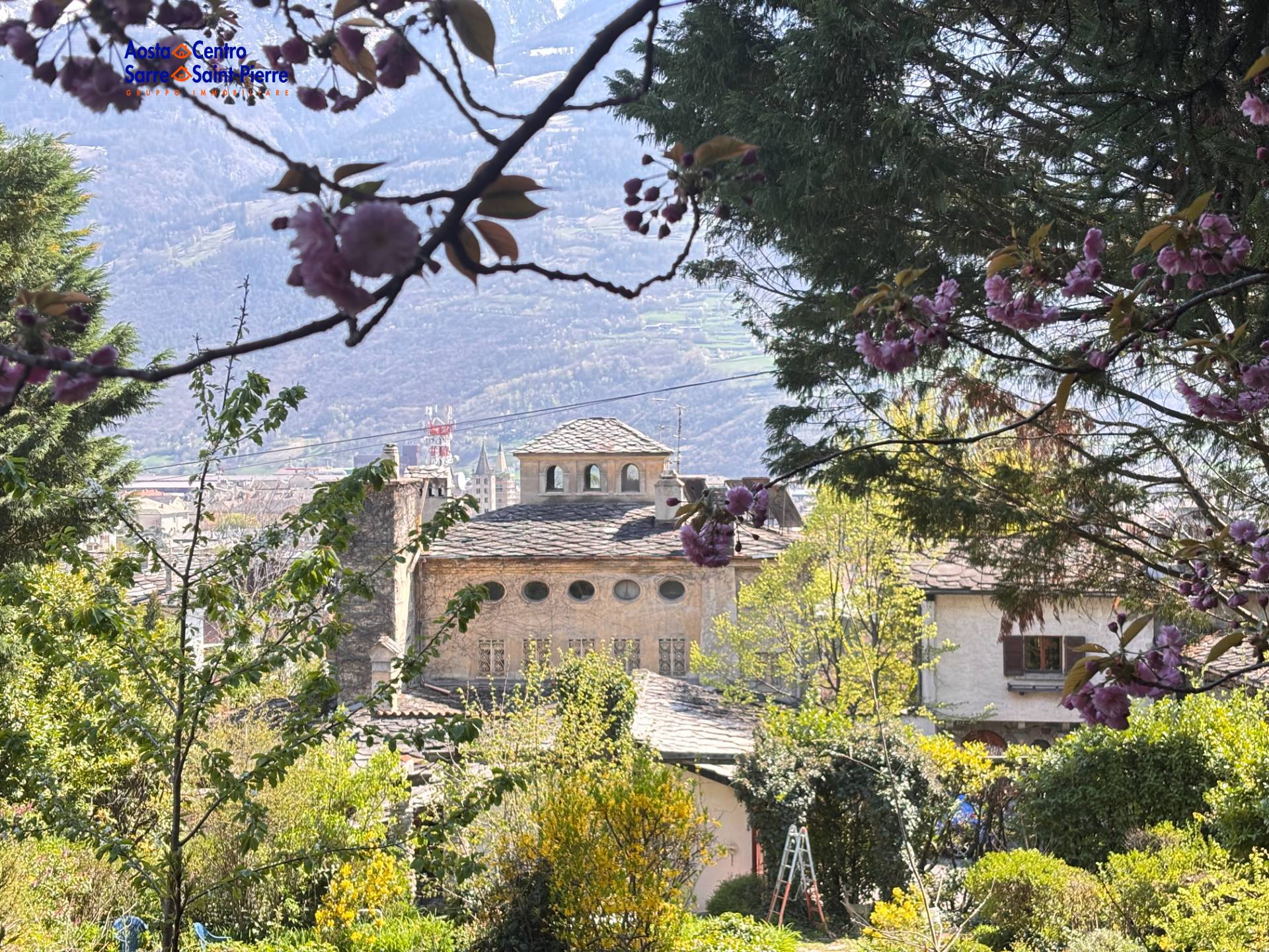 Villa in vendita a Aosta, Centro