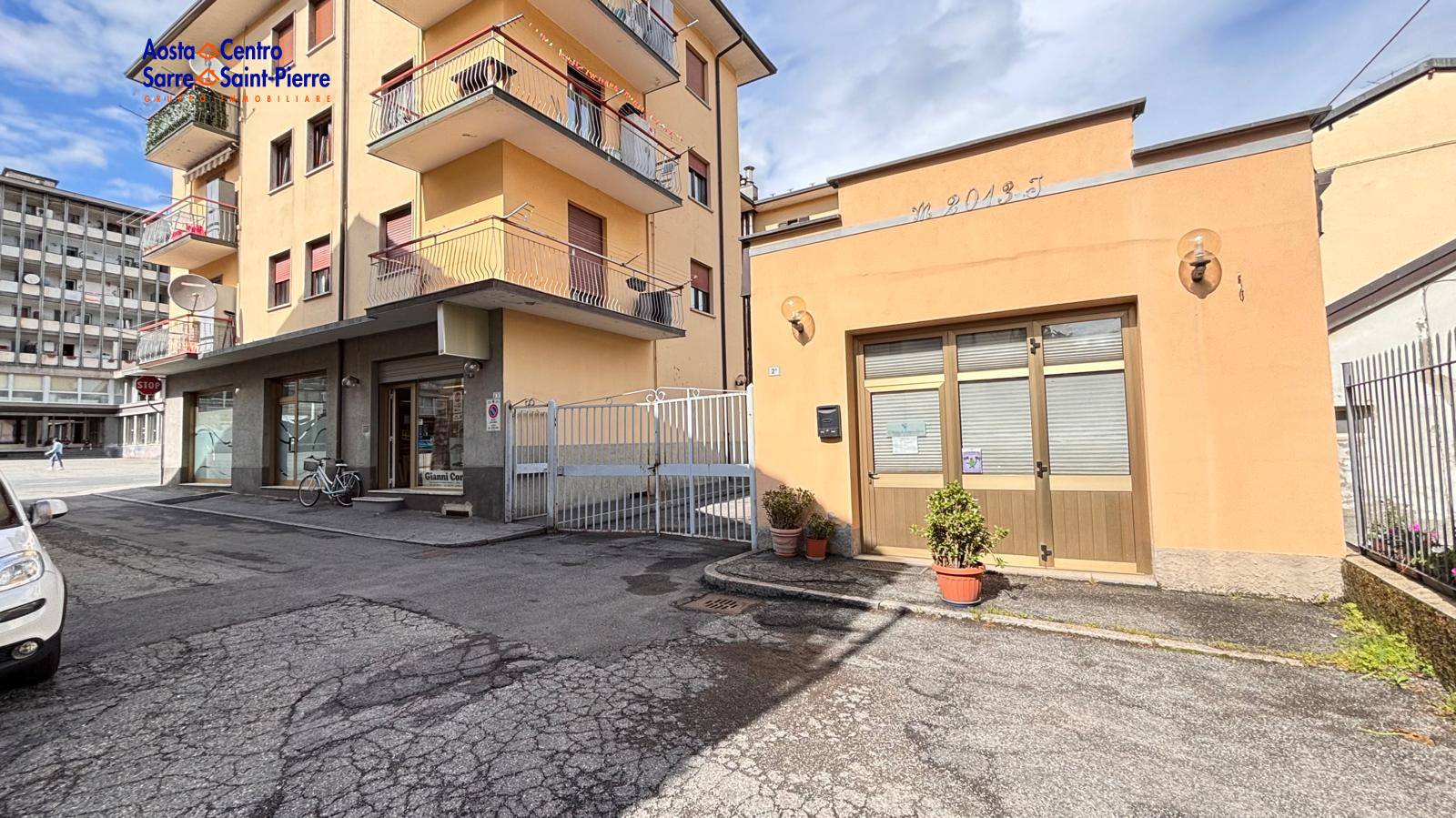 Trilocale in vendita a Aosta, Centro