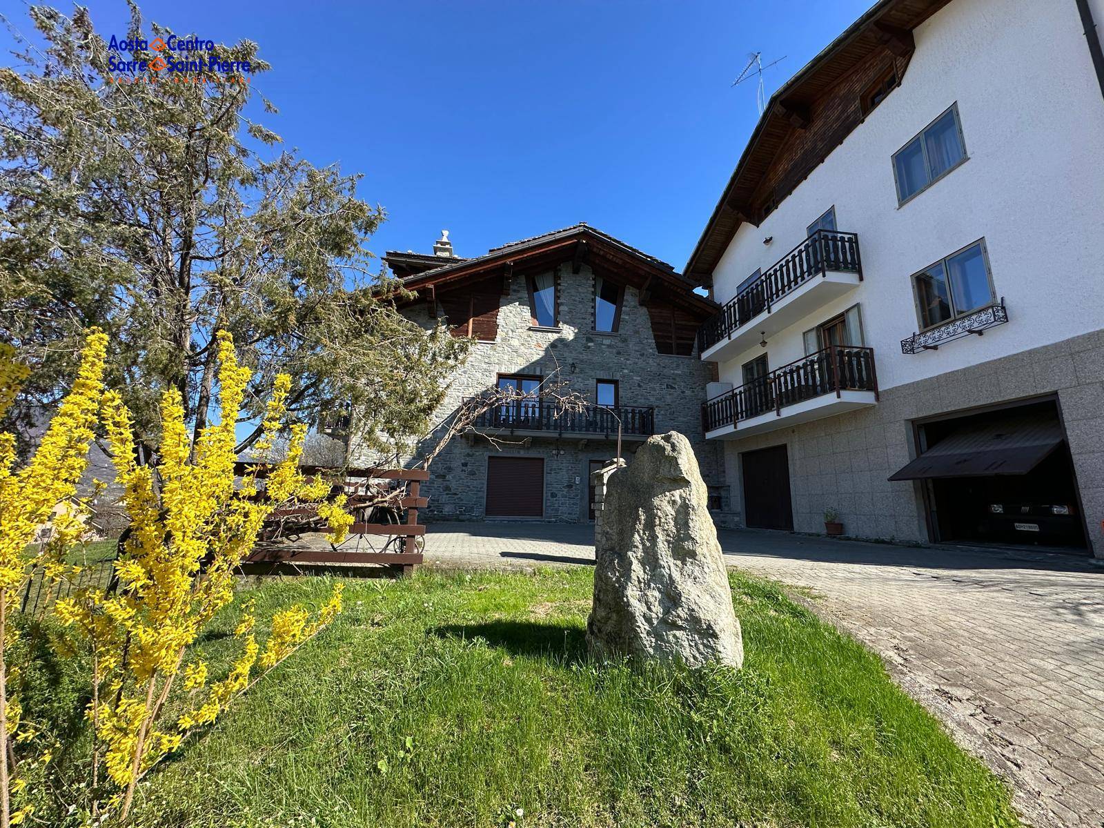 Bilocale in affitto a Fnis, Perron