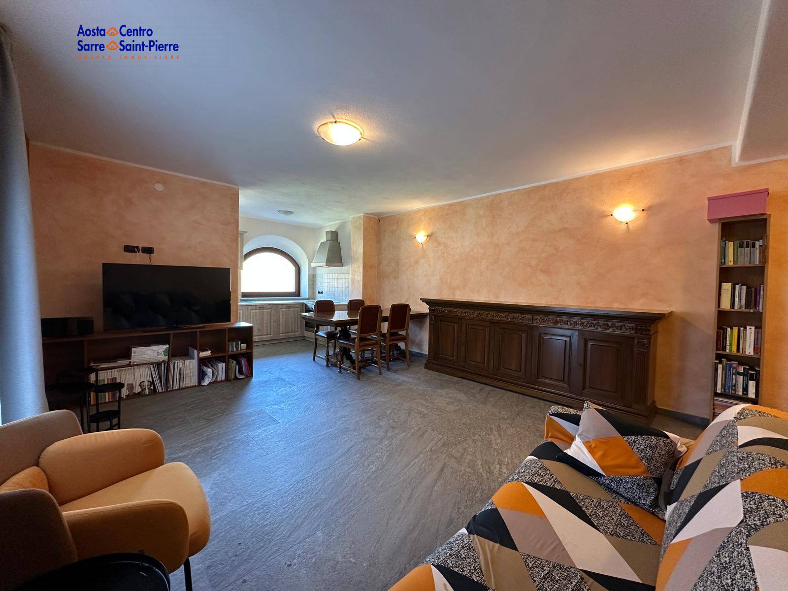 Bilocale in affitto a Fnis, Perron