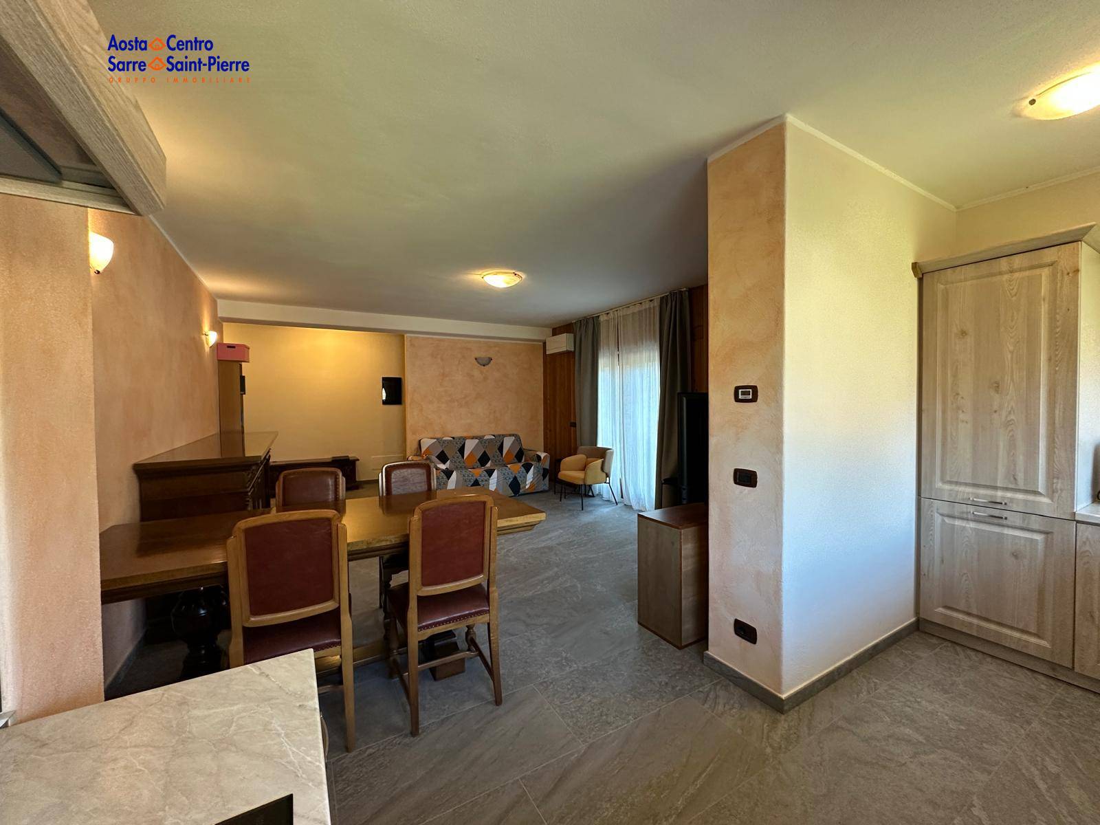 Bilocale in affitto a Fnis, Perron