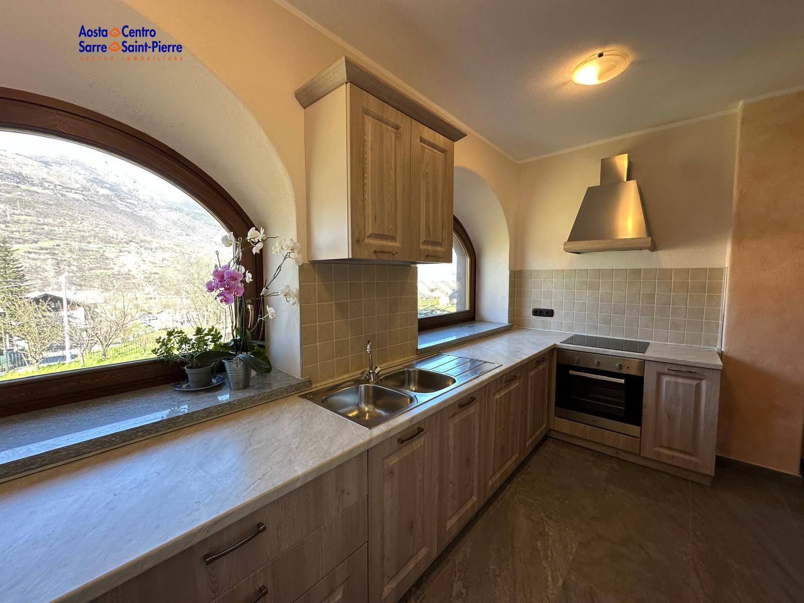 Bilocale in affitto a Fnis, Perron