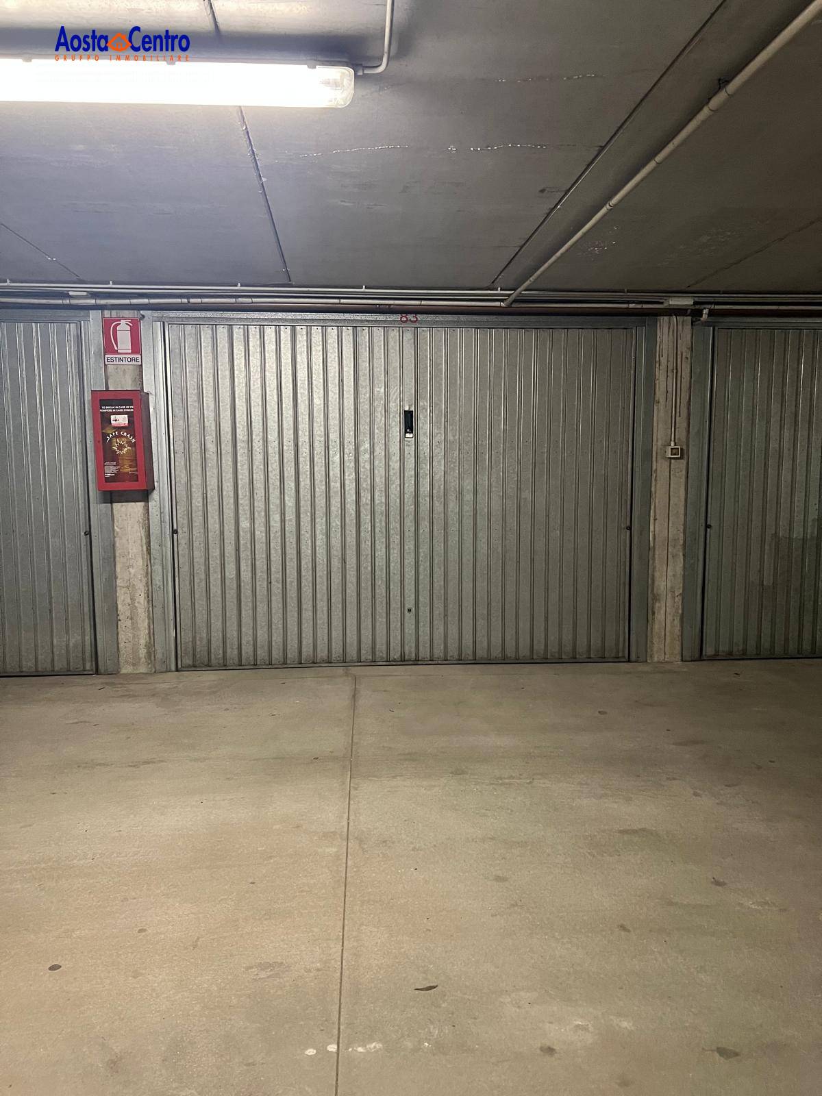 Box o garage in vendita a Aosta, Centro