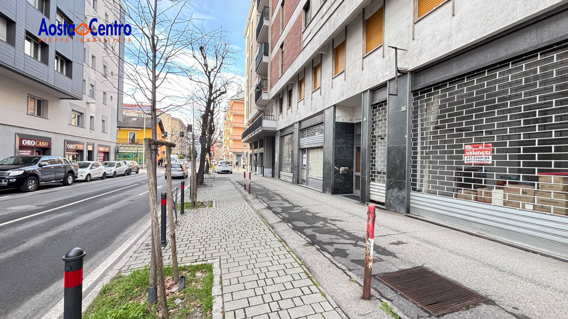 Locale commerciale in vendita a Aosta, Centro