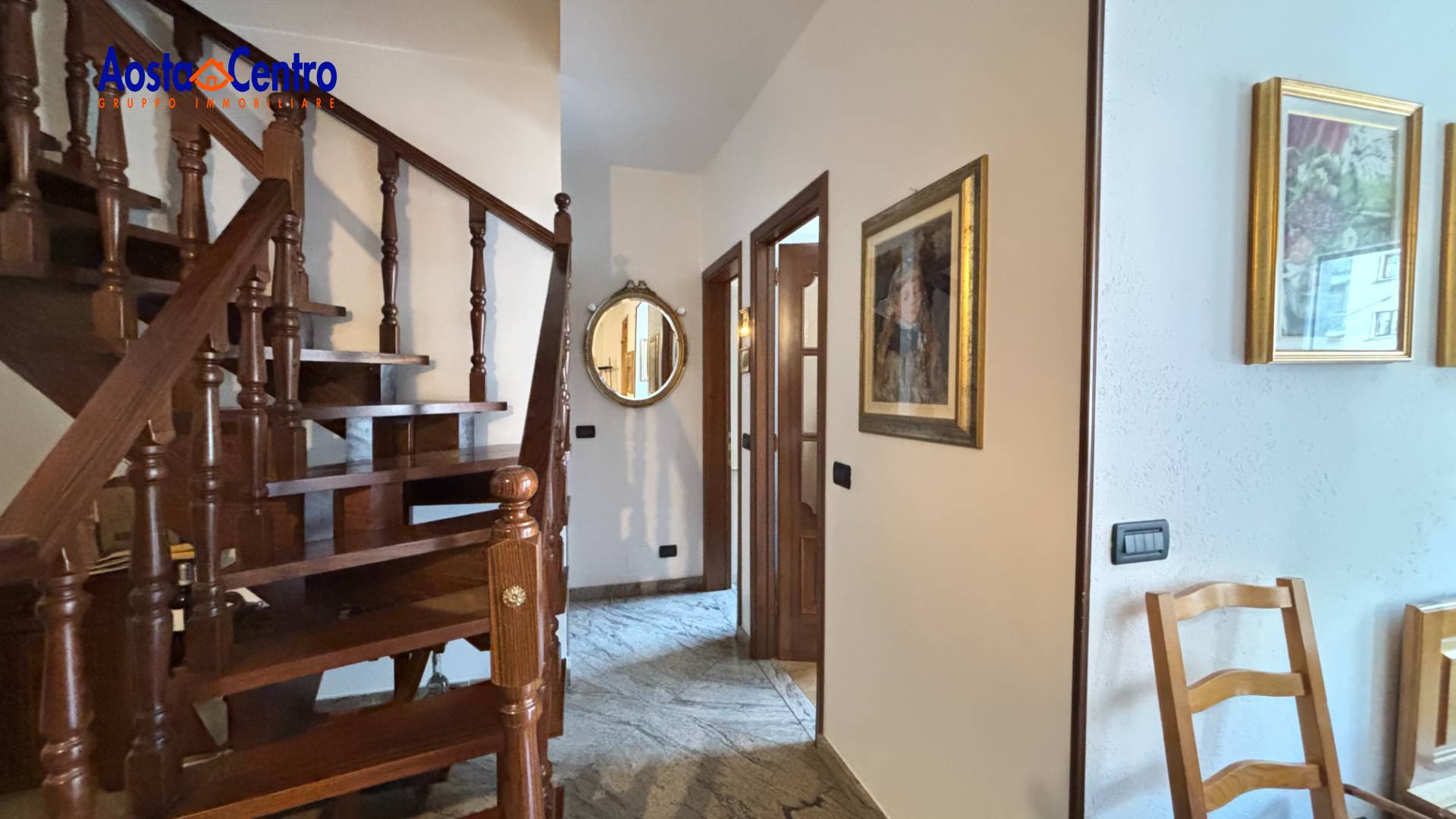 Trilocale in vendita a Aosta, Centro