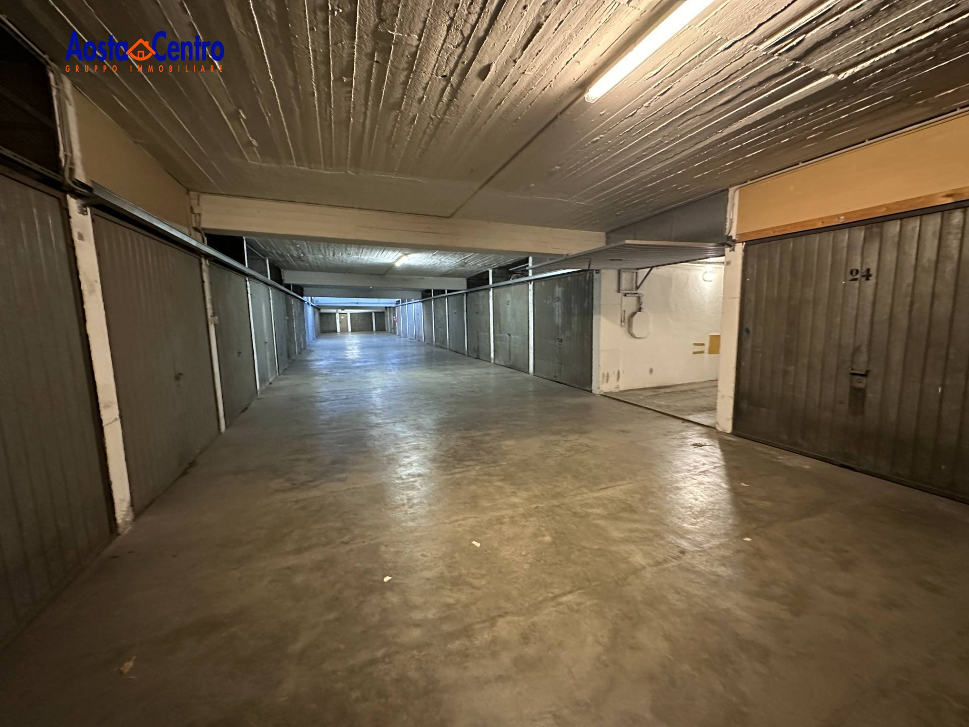 Box o garage in vendita a Aosta, Centro