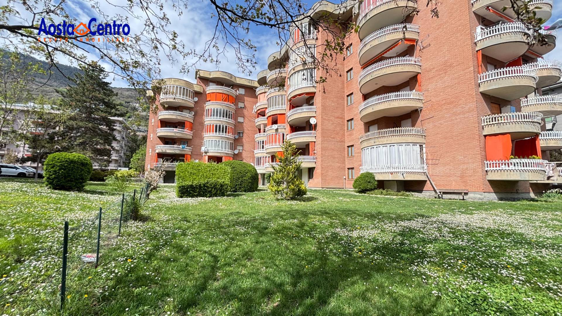 Quadrilocale in vendita a Aosta, Semicentro