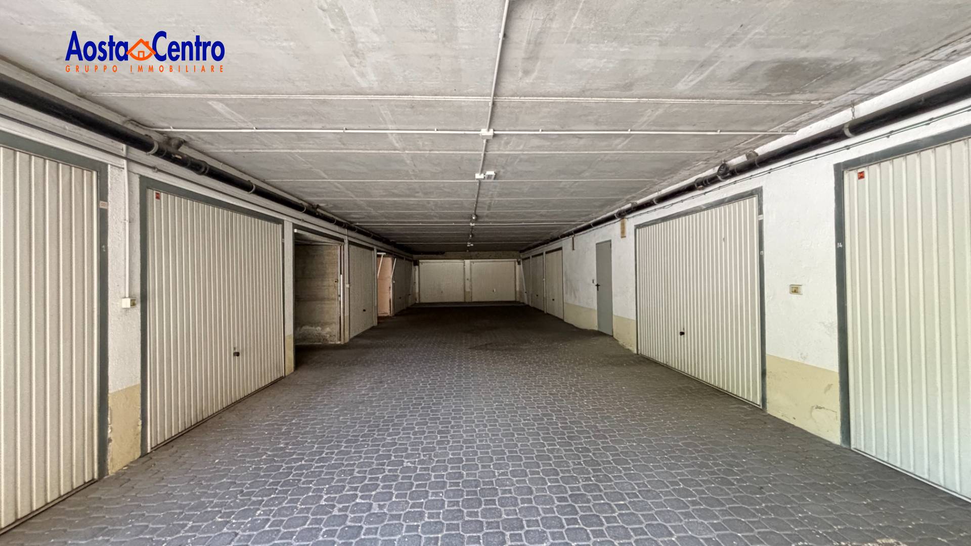 Box o garage in vendita a Aosta, Porossan