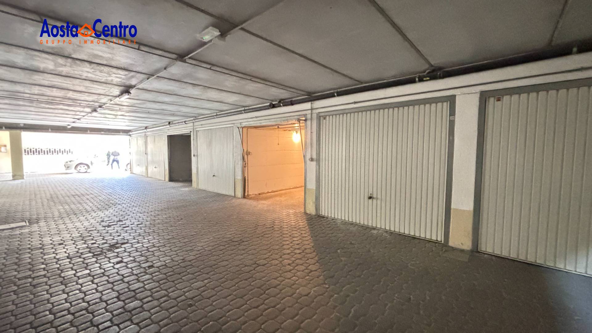 Box o garage in vendita a Aosta, Porossan