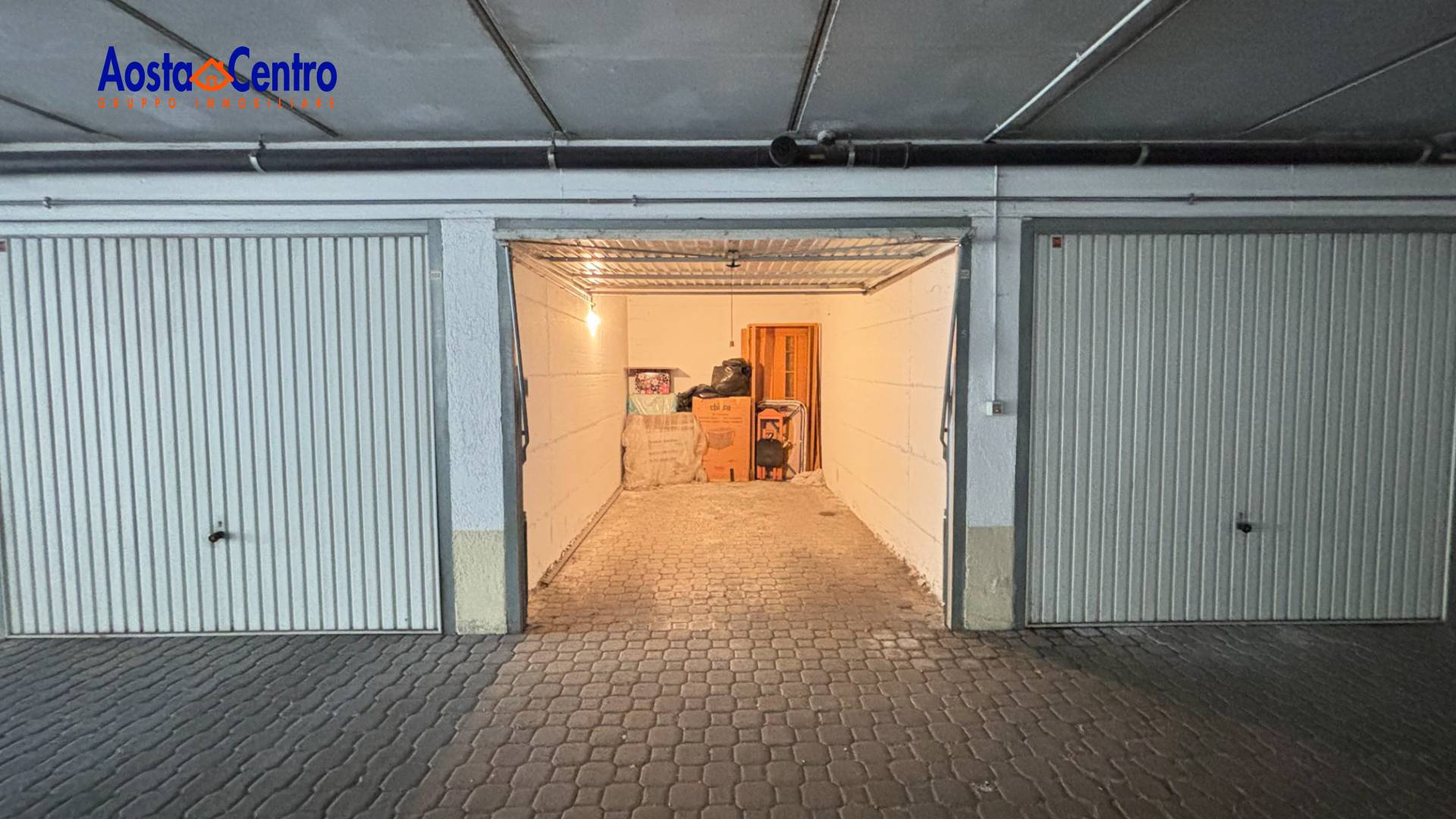 Box o garage in vendita a Aosta, Porossan