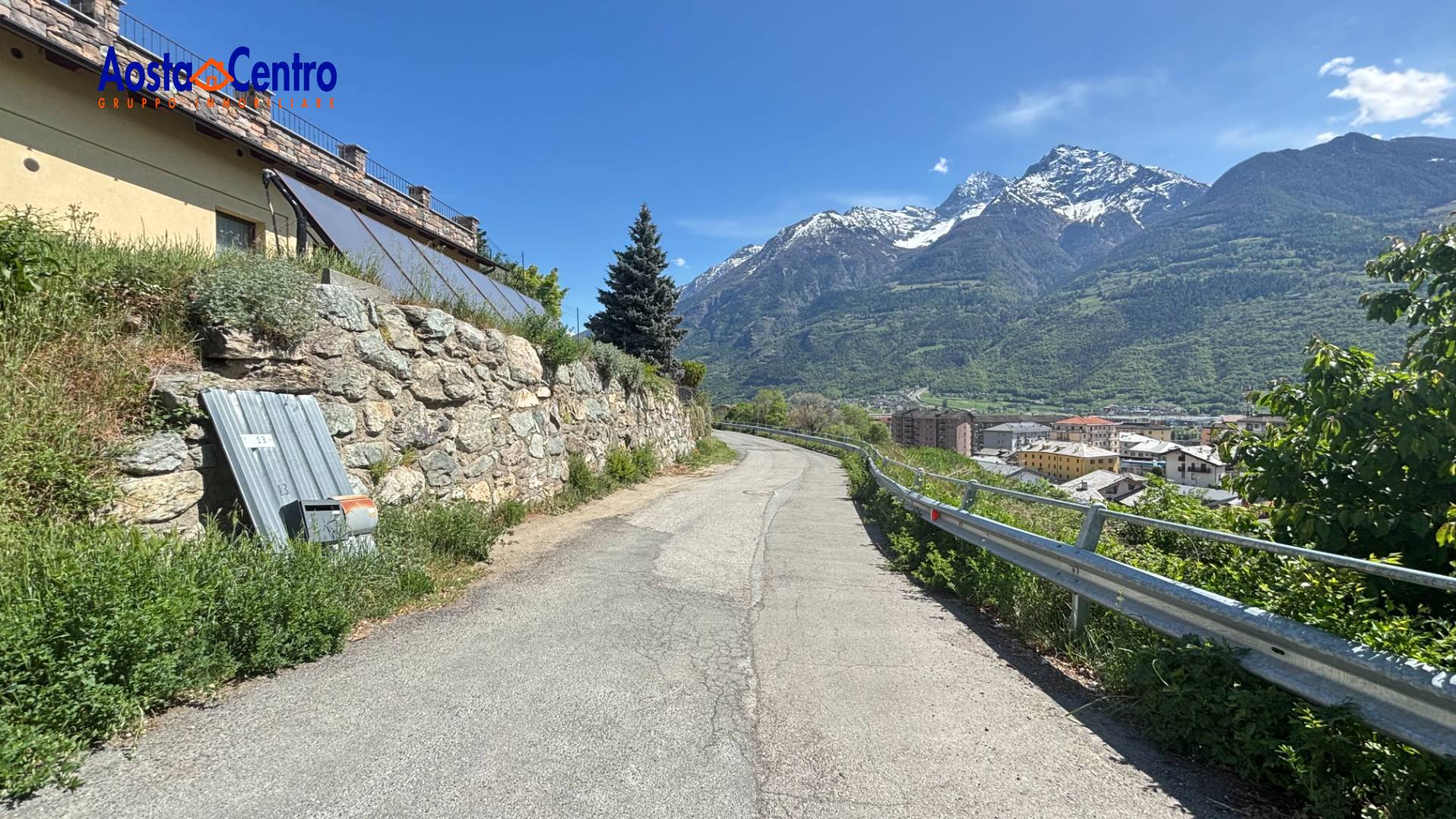 Box o garage in vendita a Aosta, Porossan