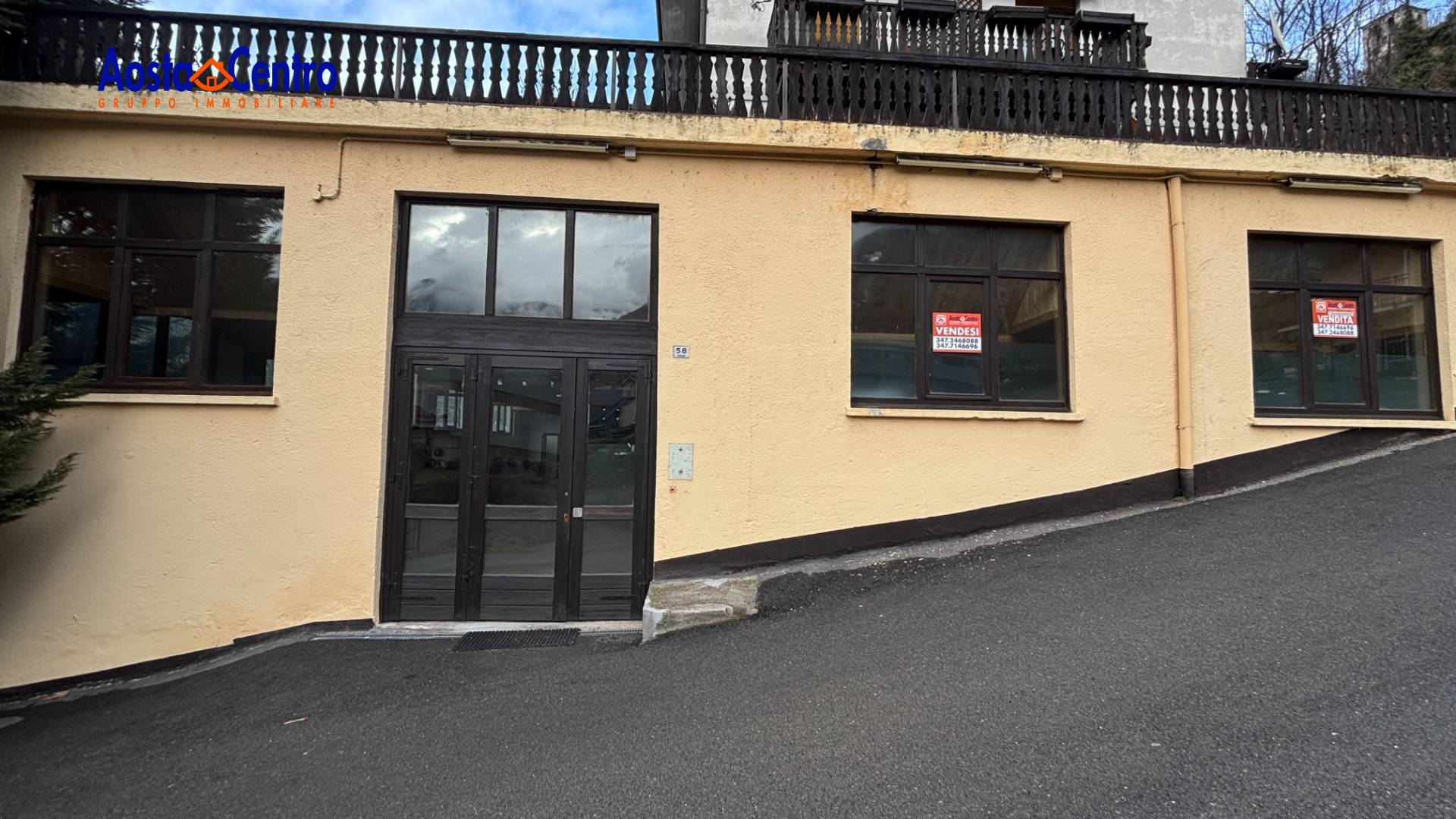 Locale commerciale in vendita a Aymavilles, Ferrire