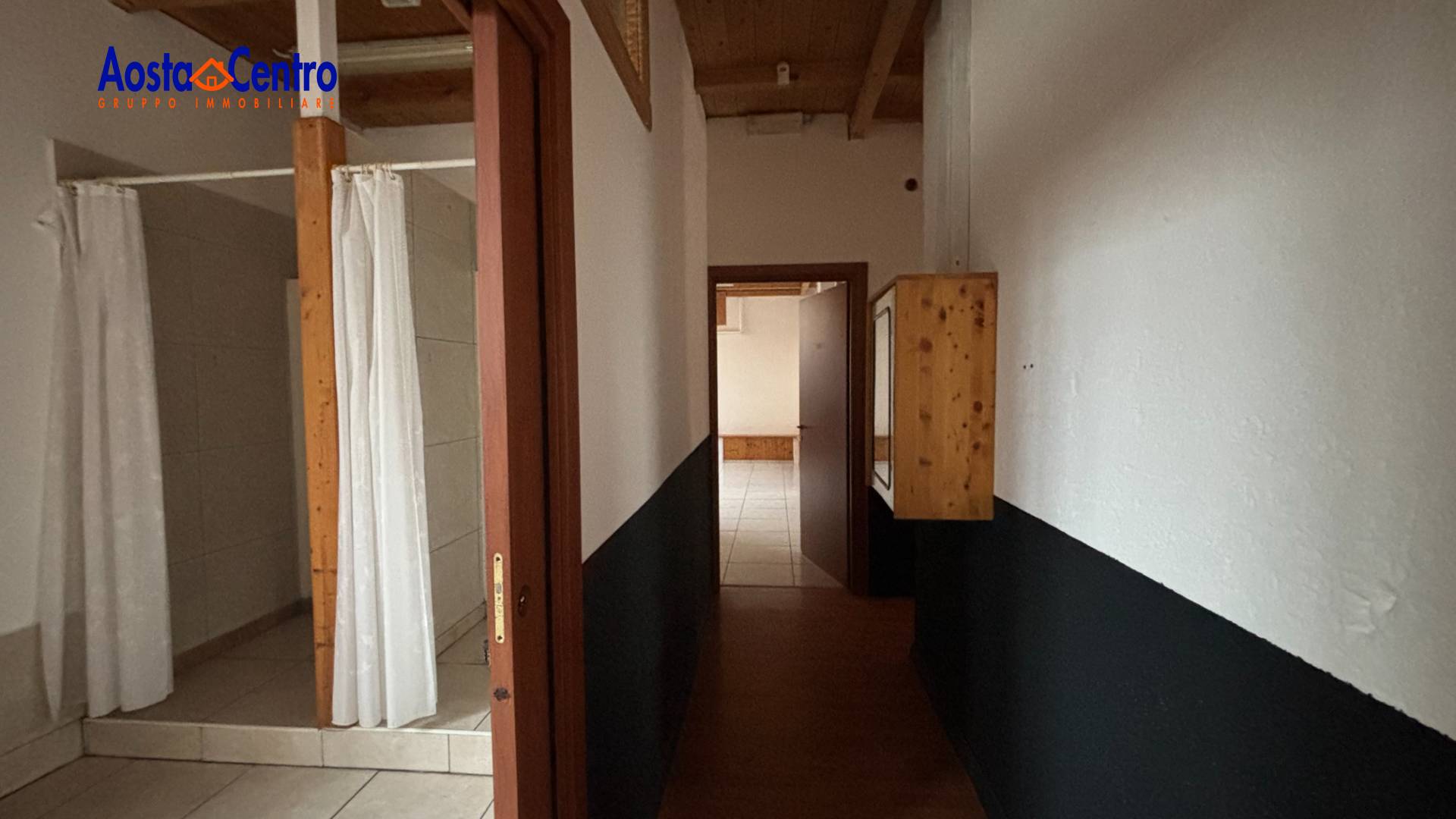 Locale commerciale in vendita a Aymavilles, Ferrire