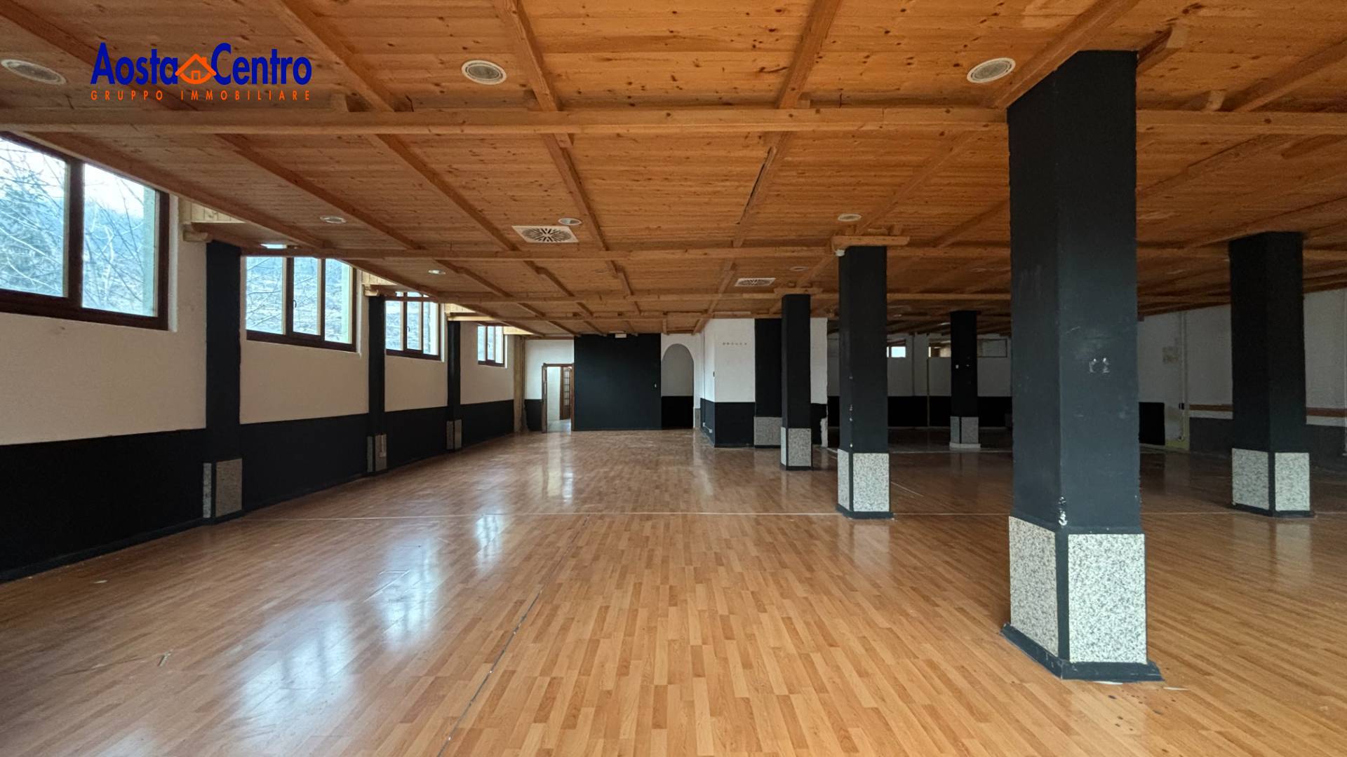 Locale commerciale in vendita a Aymavilles, Ferrire