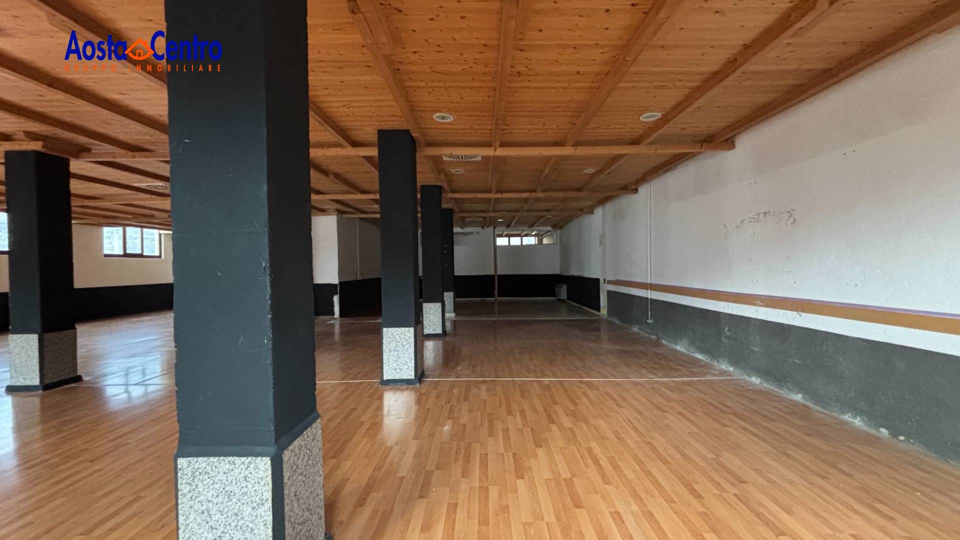 Locale commerciale in vendita a Aymavilles, Ferrire