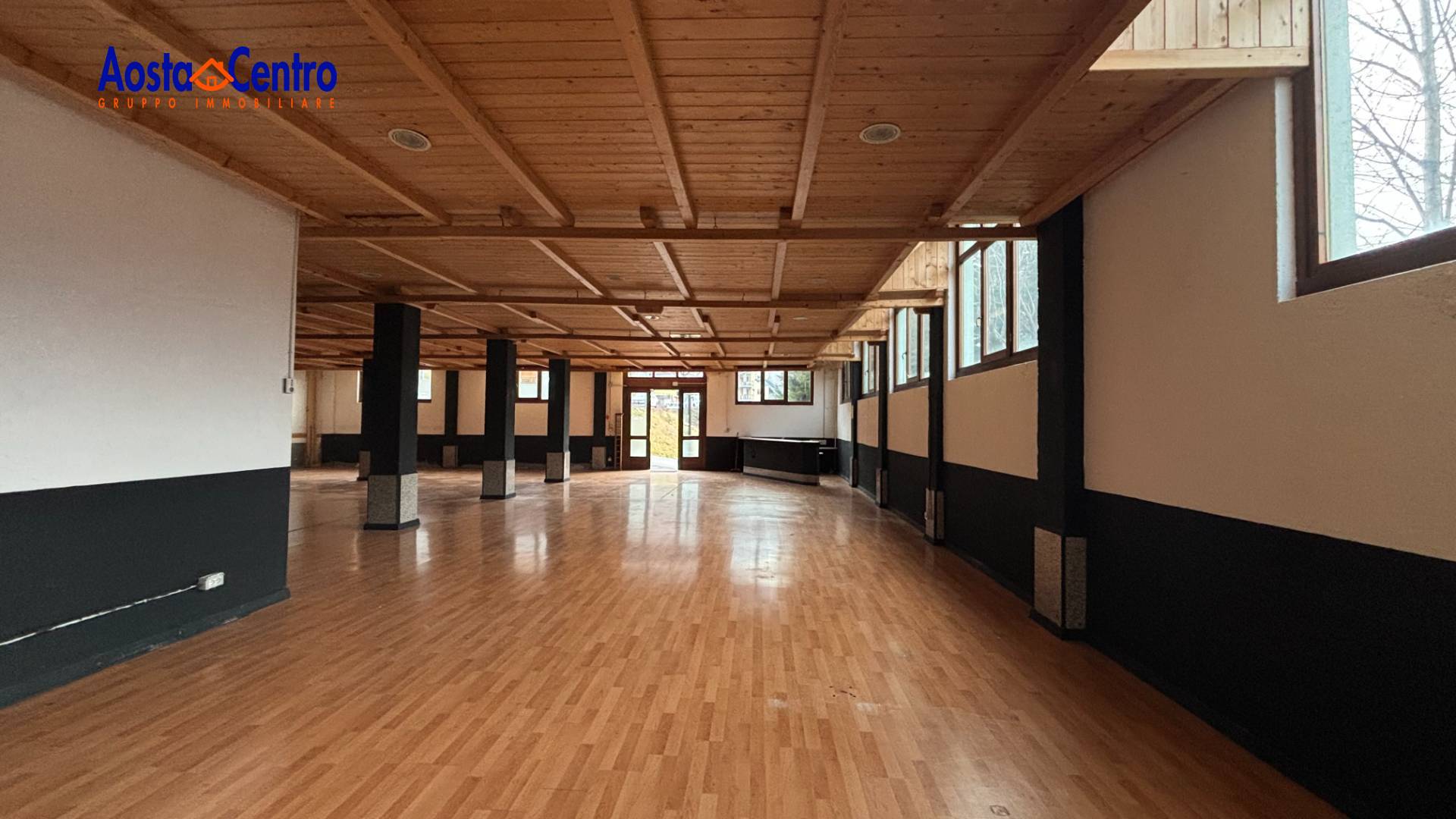 Locale commerciale in vendita a Aymavilles, Ferrire