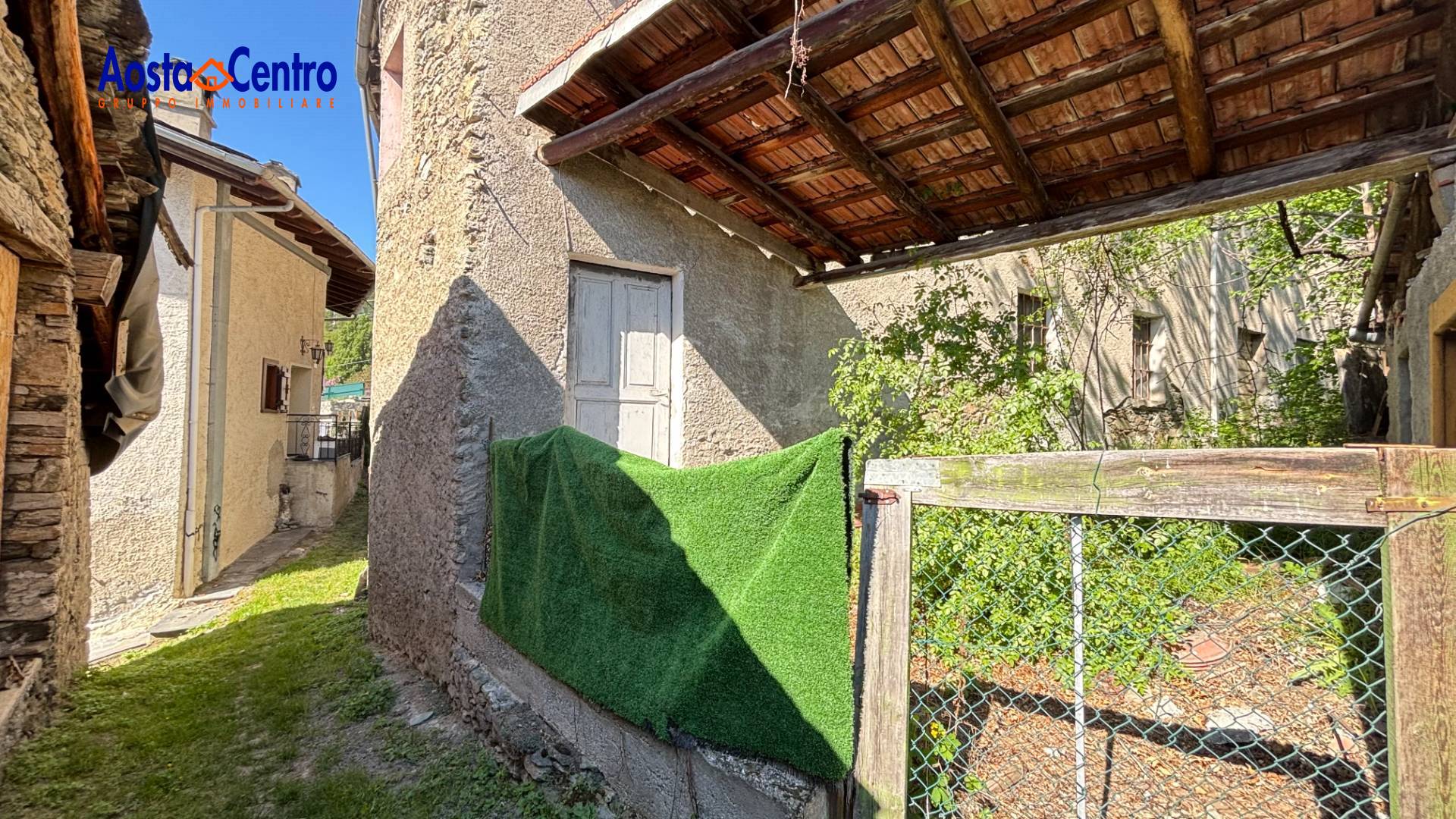 Rustico in vendita a Saint-Pierre, Champretavy