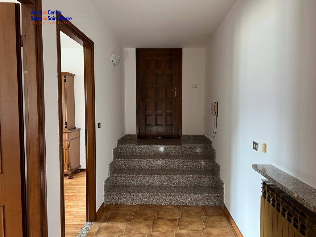 Appartamento>4 in affitto a Charvensod
