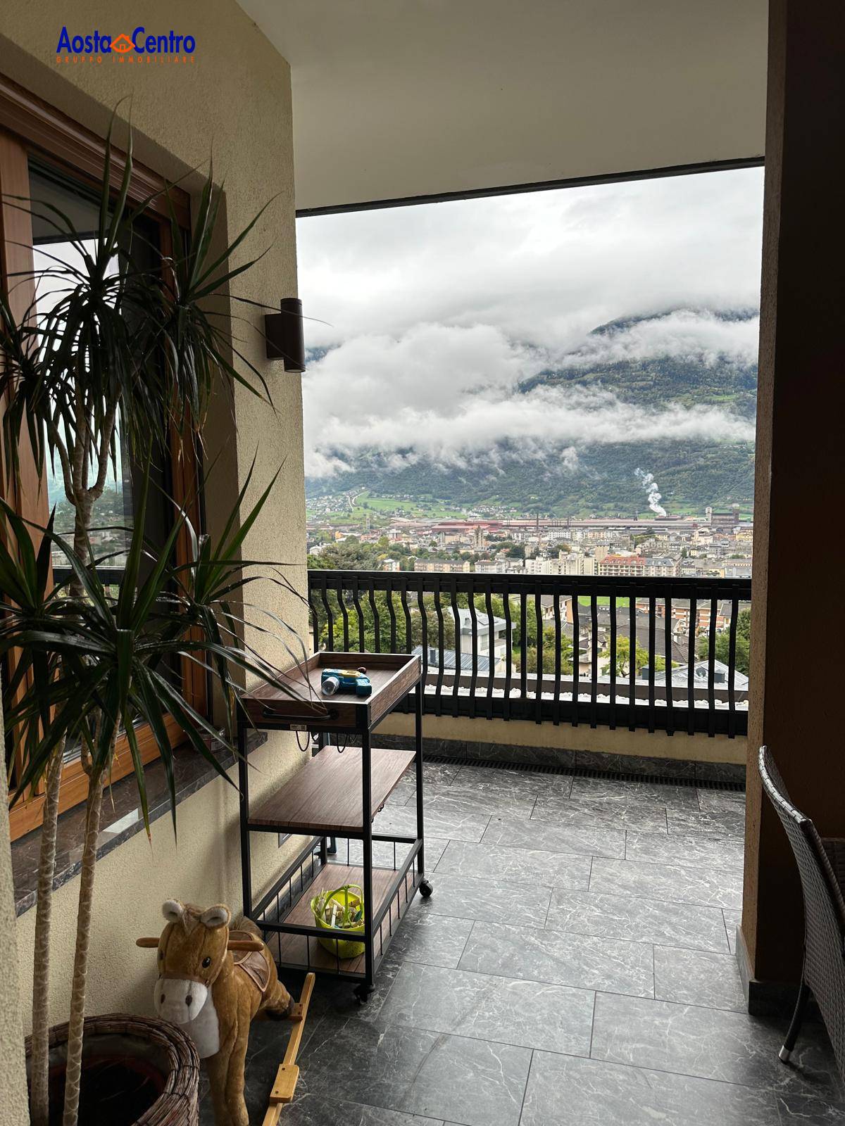 Appartamento>4 in vendita a Aosta, Zona collinare