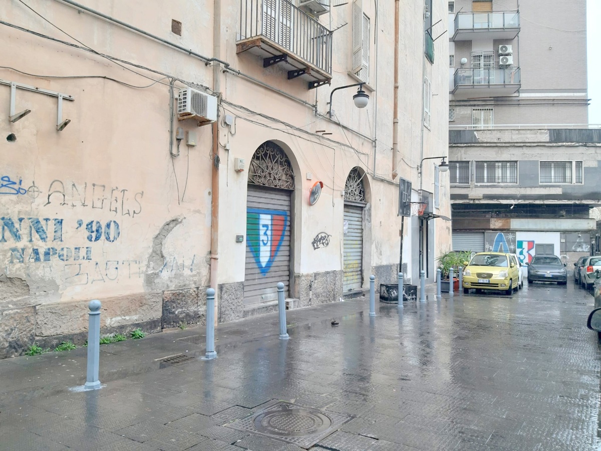 Negozio in vendita a Napoli