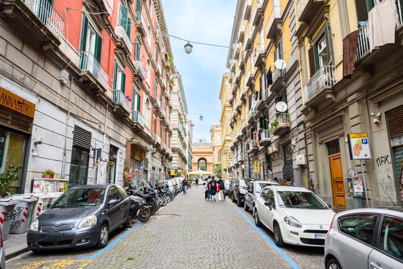 Bilocale arredato in affitto a Napoli