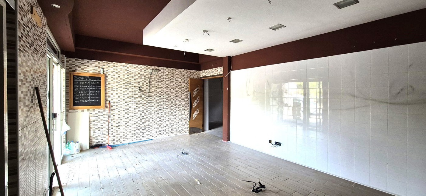 Negozio in affitto a Napoli