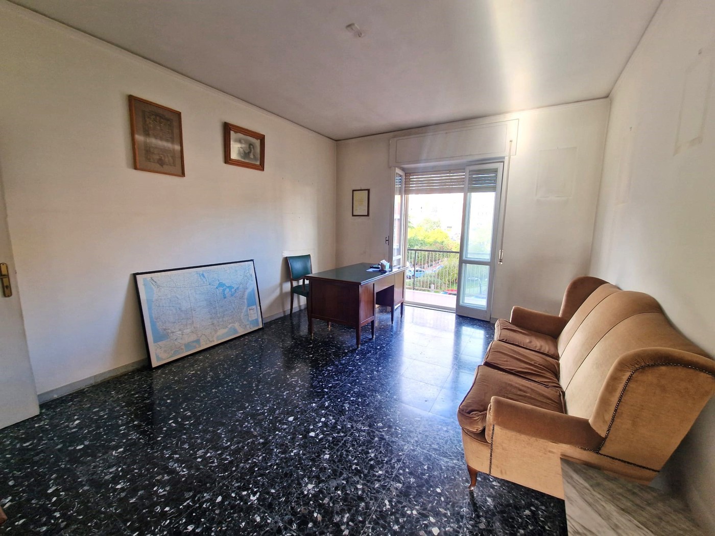 Quadrilocale da ristrutturare a Napoli